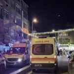 Beyoğlu'nda 4 katlı iş yerinde yangın çıktı, kontrol altına alındı