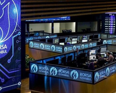 BIST 100 endeksi günün ilk yarısında rekor seviyeye ulaştı