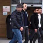 Bursa'da Polis Kılığına Giren Dolandırıcılar Kocaeli'de Yakalandı