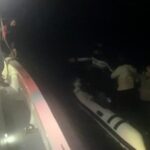 Çanakkale Açıklarında Motor Arızası Nedeniyle Sürüklenen 8 Kaçak Göçmen Kurtarıldı