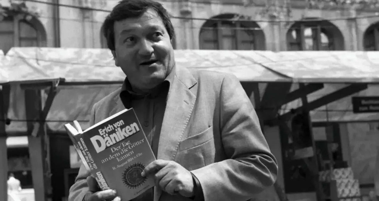 Erich von Däniken, Tanrıların Arabaları ile efsane oldu