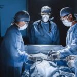 Fransa Mahkemesi, Cerrahi Bone Taktığı İçin İşten Atılan Hemşireyi Göreve İade Etti