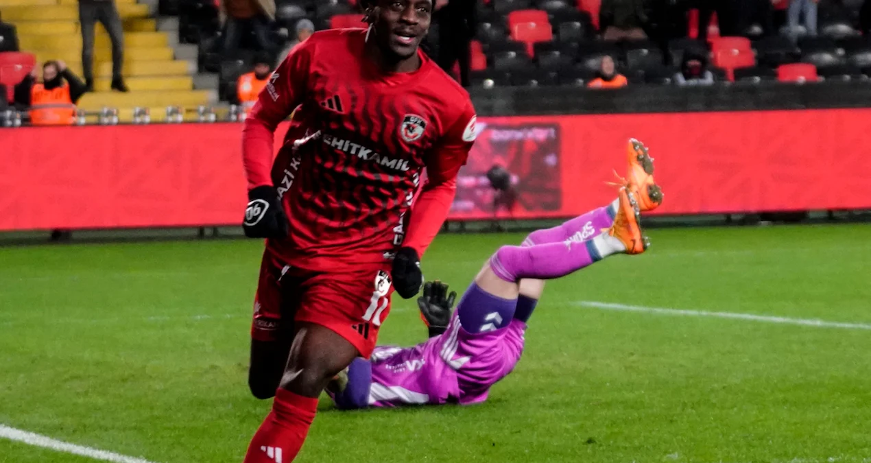 Gaziantep FK, Kocaelispor'u Kırmızı Kartlarla 1-0 Yenerek İkinci Maçını Kazandı