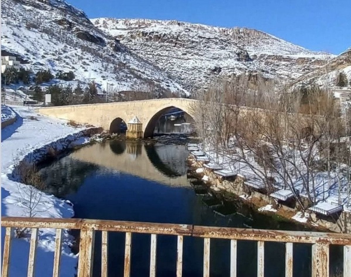 Haburman Köprüsü, Kışın Büyüleyici Manzaralar ile Ziyaretçilerini Ağırlıyor