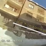 Hakkari'de Kızakla Kayarken Otobüsün Çarptığı Çocuk Hayatını Kaybetti