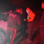 Hatay'da Mahsur Kalan Aile, AFAD ve Belediye Ekipleri Tarafından Kurtarıldı