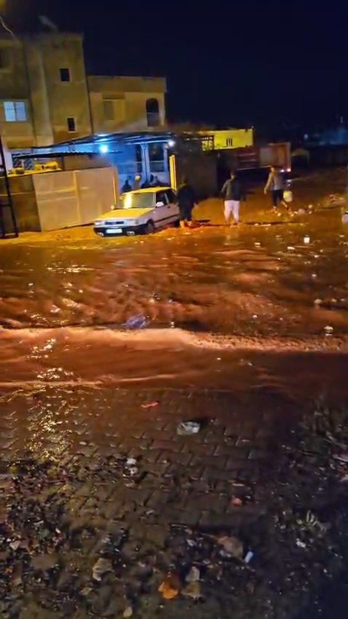 Hatay'da Sağanak Yağış, Su Baskınlarına Yol Açtı