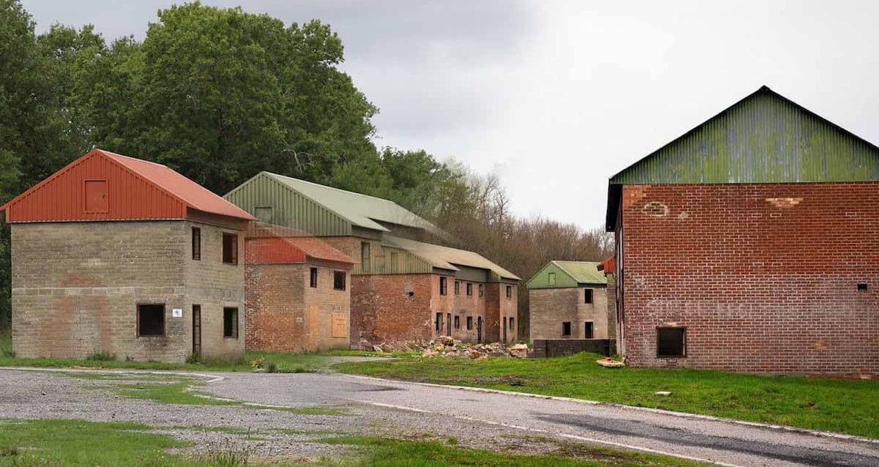 Imber köyü, savaşın izleriyle yılda sadece 12 gün ziyaretçilerine açılıyor