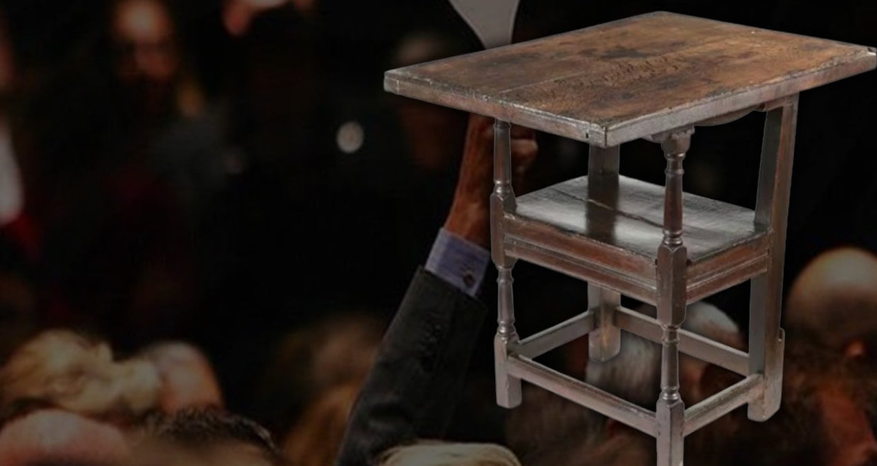 İngiliz İç Savaşına Ait Tarihi Masa-Sandalyenin Müzayedesi Önem Taşıyor