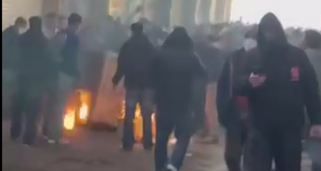 İran'daki Protestoların Derinleşmesi, Yönetimdeki Farklı Sesleri Ortaya Çıkardı