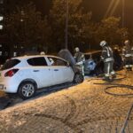 İstanbul'da Park Halindeki Araçlarda Yangın: Dört Otomobilde Hasar Oluştu