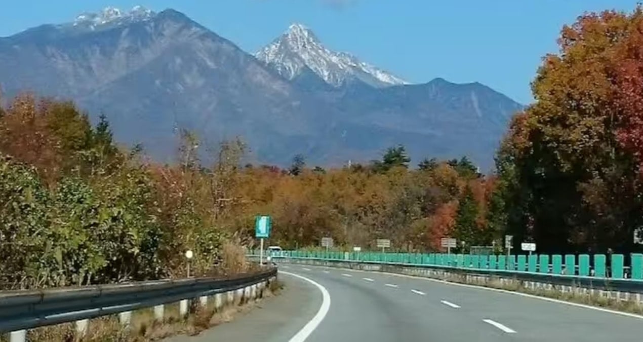 Japonya'nın Chūō Otoyolu: Doğanın Kalbinde Stratejik Bir Bağlantı