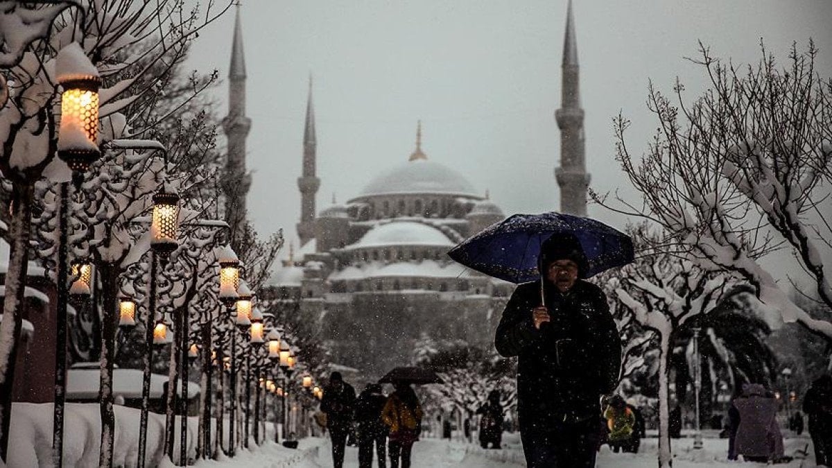 Kar Yağışı Okul Açılış Tarihini Tehdit Ediyor