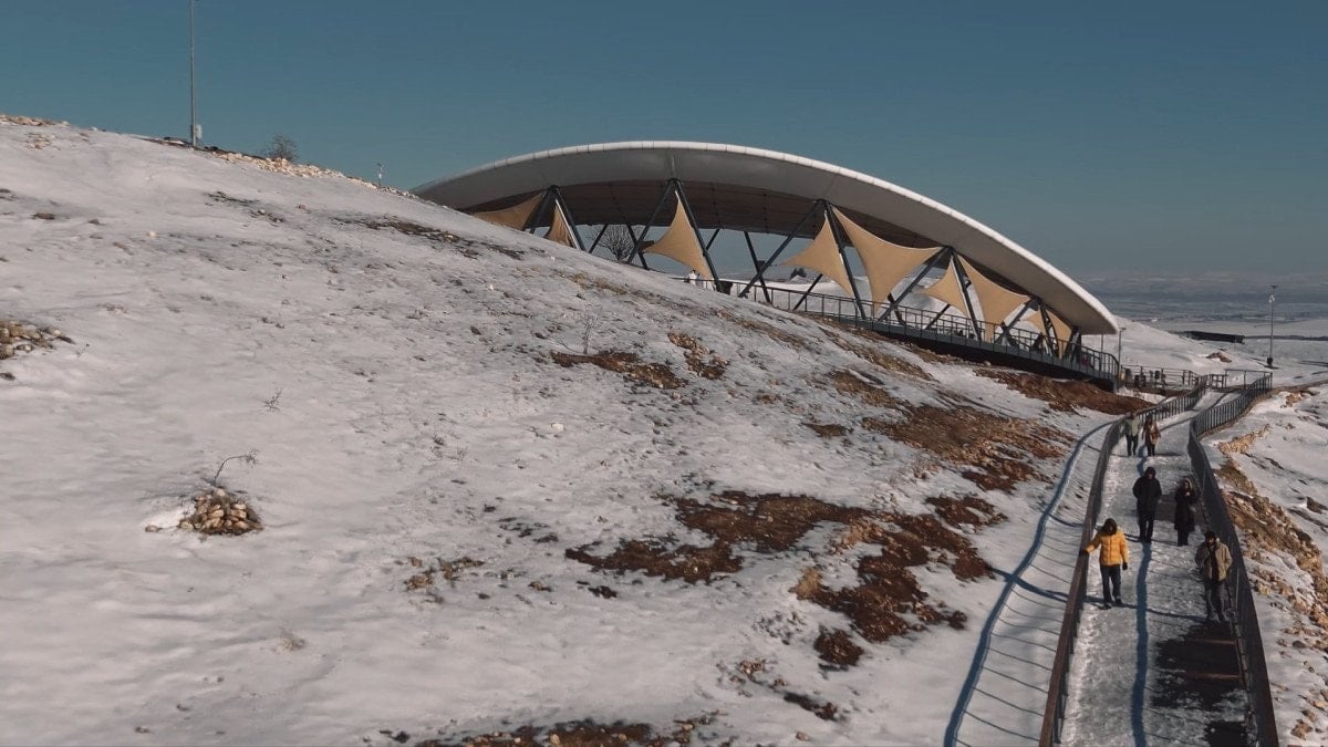 Kar Yağışıyla Beyaza Bürünmüş Göbeklitepe Havadan Görüntülendi