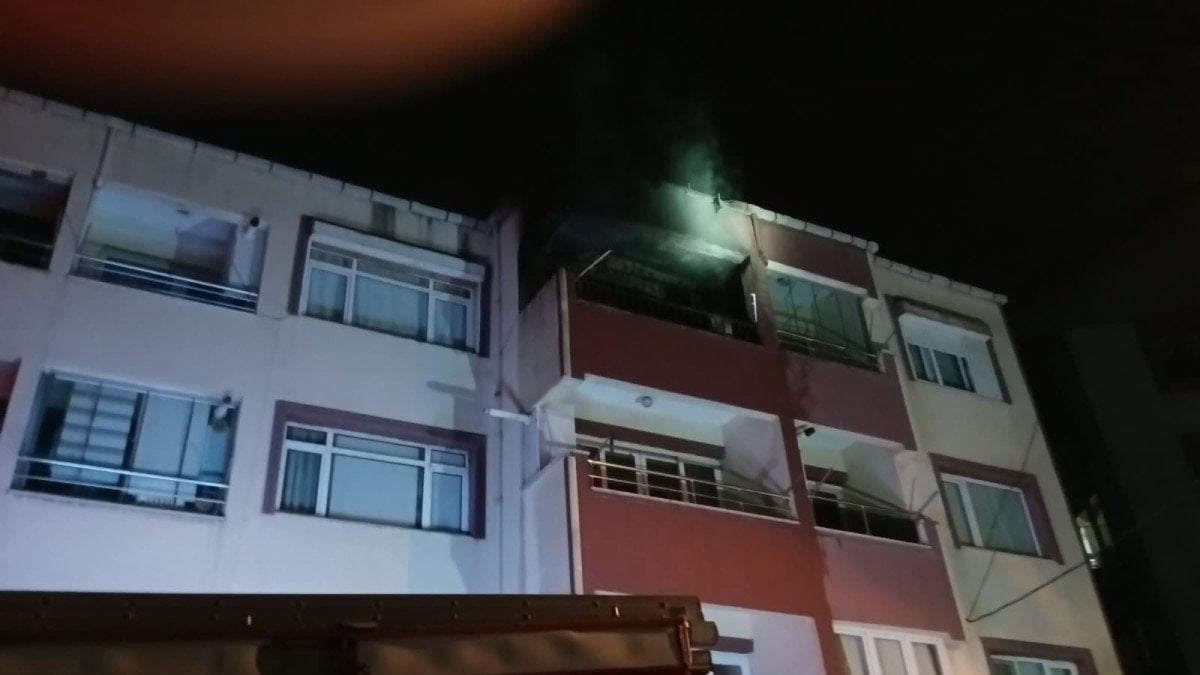 Kocaeli'de Elektrik Sobasından Çıkan Yangın Kontrol Altına Alındı