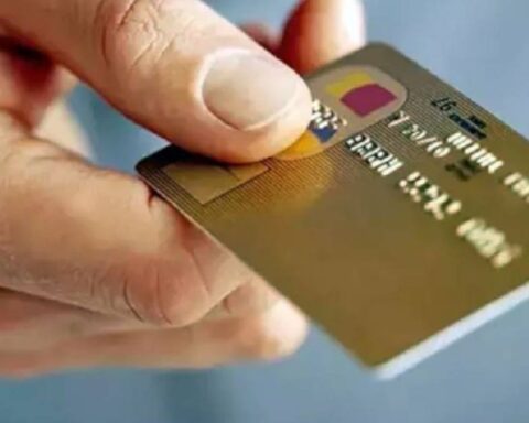 Kredi Kartı Kullanıcıları için Kritik Uyarılar: Limit Artışları ve Aidat Sorunları