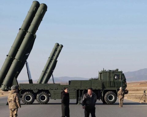 Kuzey Kore, Yeni Çoklu Roketatar Sistemini Aktif Hale Getirdi