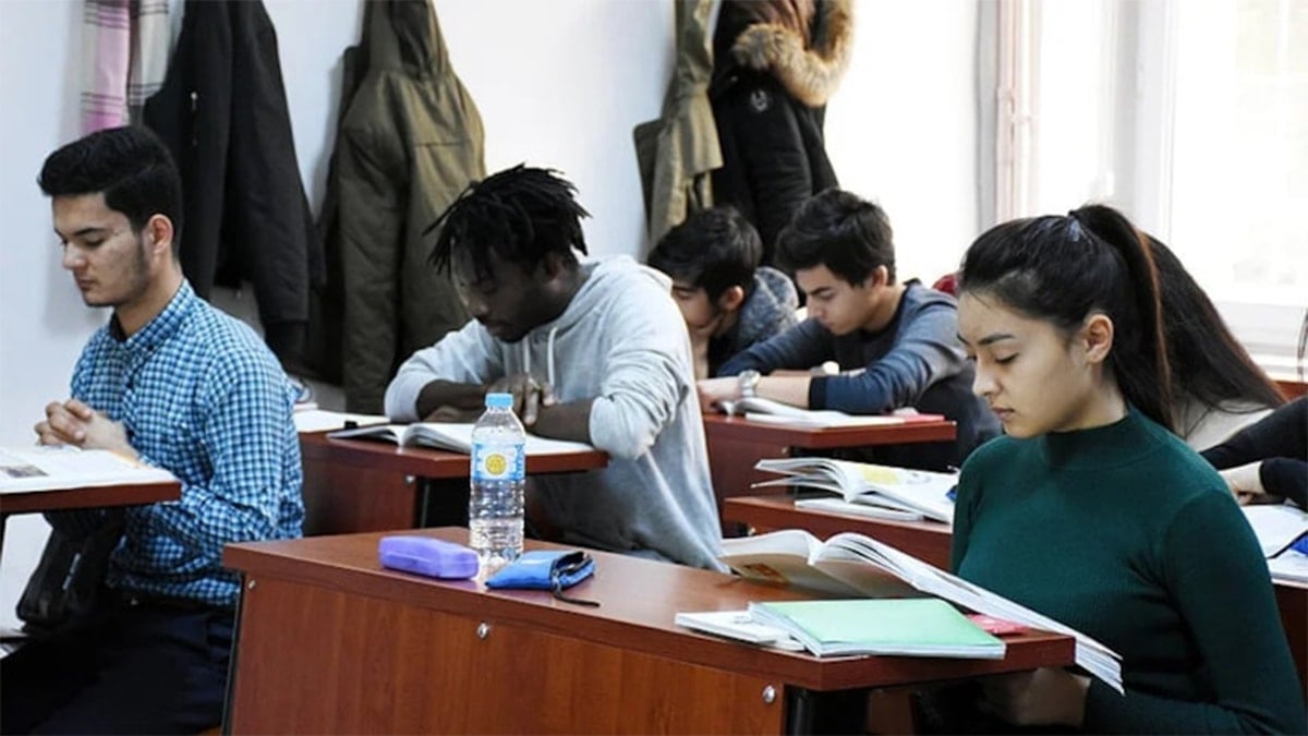 Letonya'da Rusçanın Kamusal Kullanımı Yasaklandı