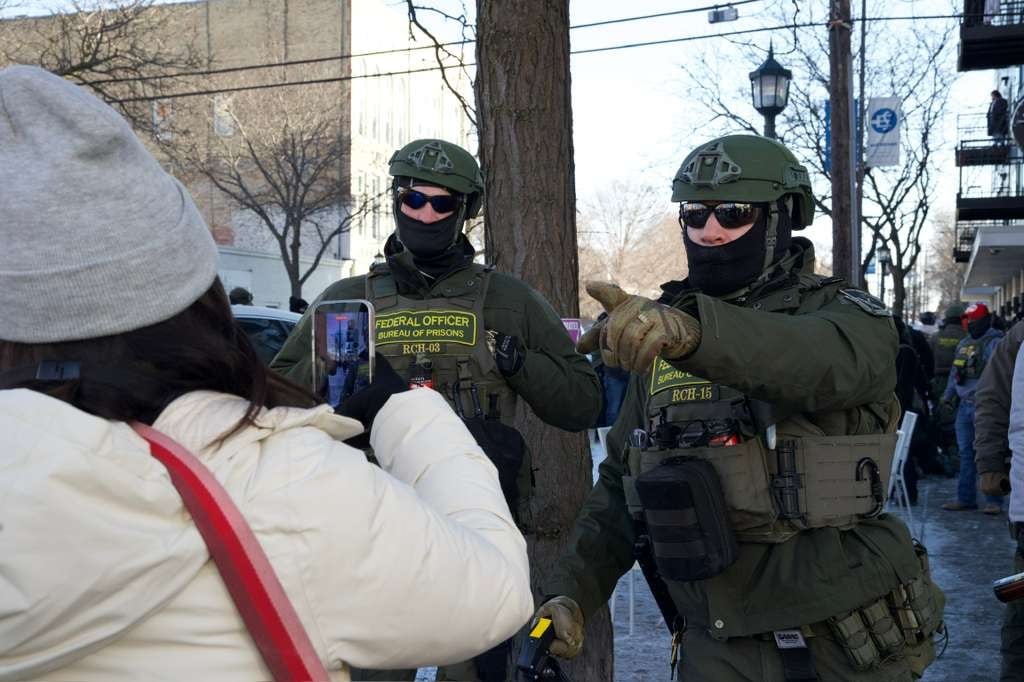 Minnesota'da ICE polisinin bir kişiye açtığı ateşin görüntüleri yayımlandı