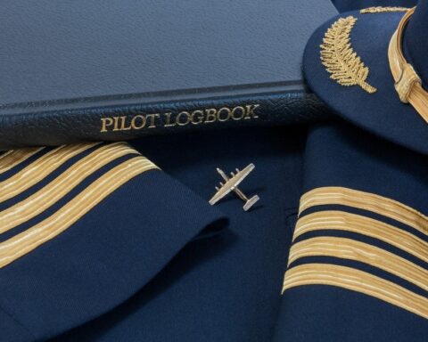 Sahte Pilot Skandalı: Uçuşları Ücretsiz Gerçekleştiren Dolandırıcı Tutuklandı