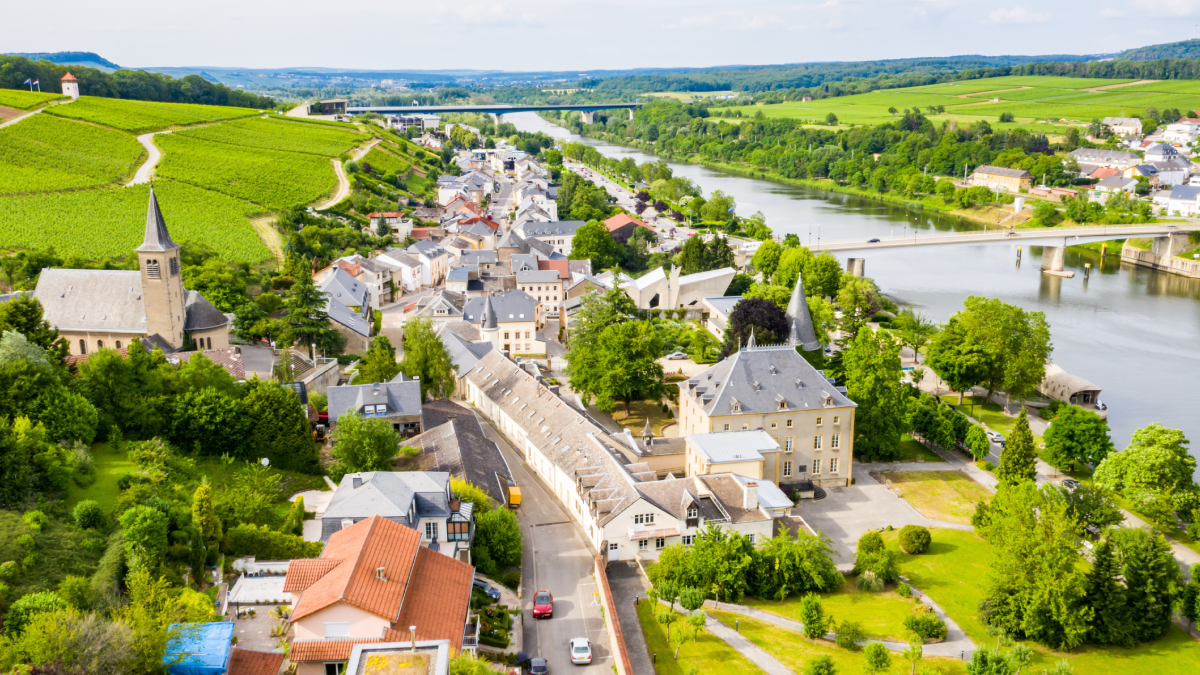 Schengen köyü, üç ülkenin buluşma noktası olarak tarihi öneme sahip