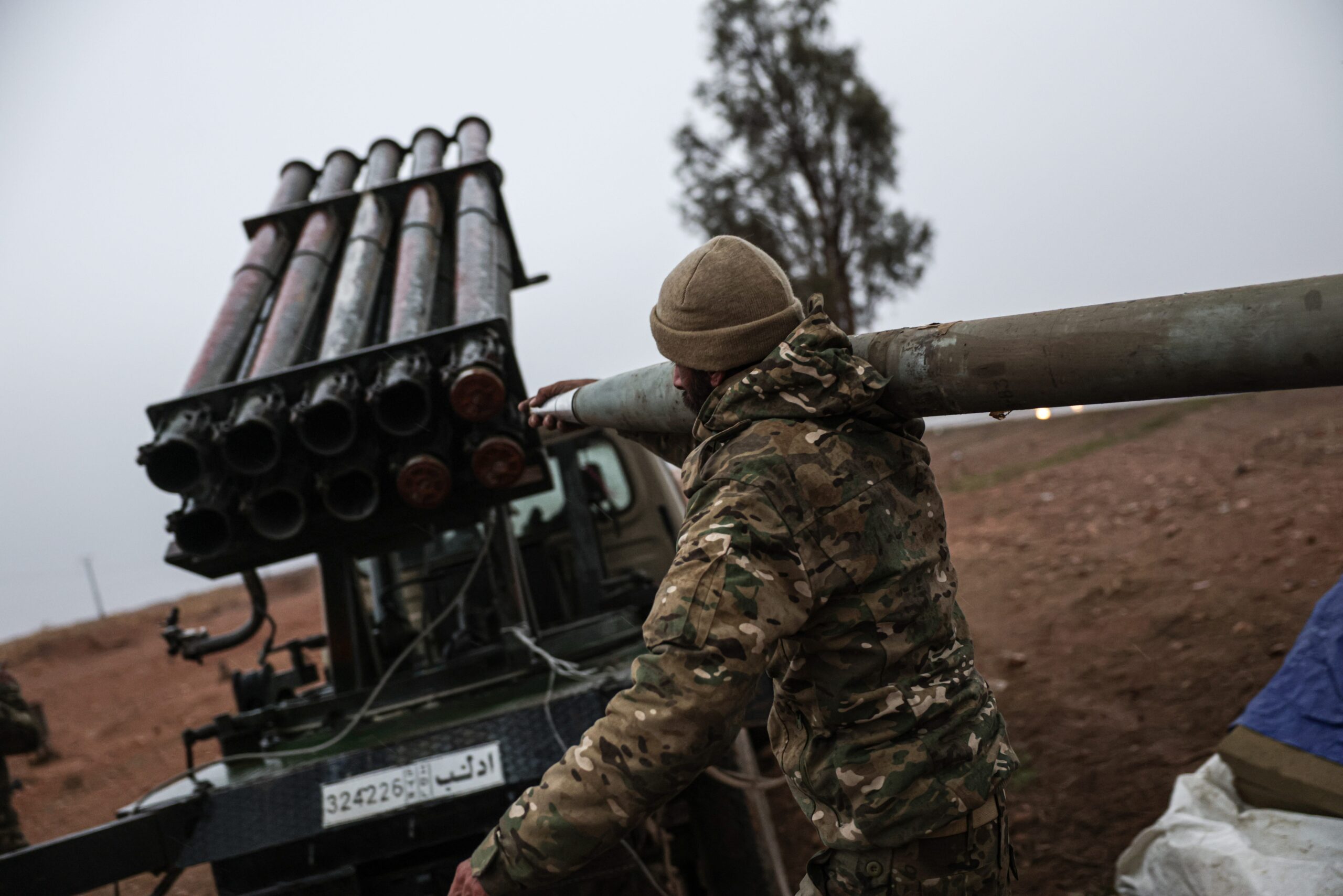 Suriye ordusu, Tabka'ya operasyon düzenleyerek YPG/SDG mevzilerini hedef alıyor