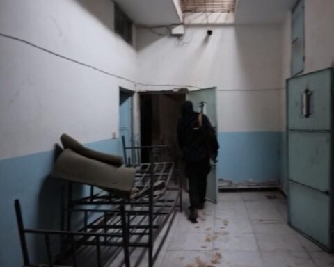 Tabka'daki YPG/SDG Hapishanesi Görüntülendi, Mahkumların Yazıları Dikkat Çekti