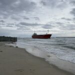 Tekirdağ'da "White Lina" Yük Gemisi Şiddetli Rüzgar Nedeniyle Karaya Oturdu