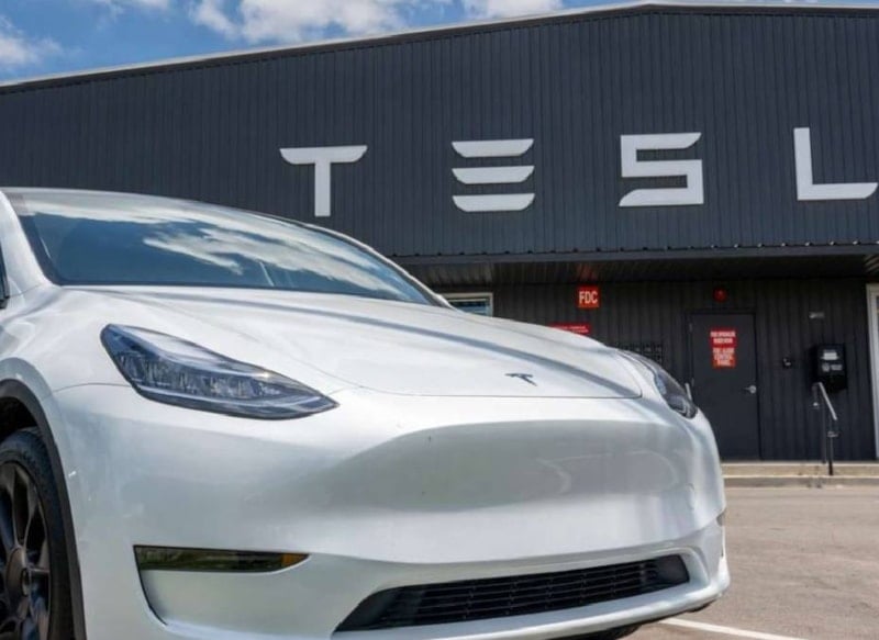 Tesla'nın 2025'teki Kârında Keskin Düşüş Gerçekleşti