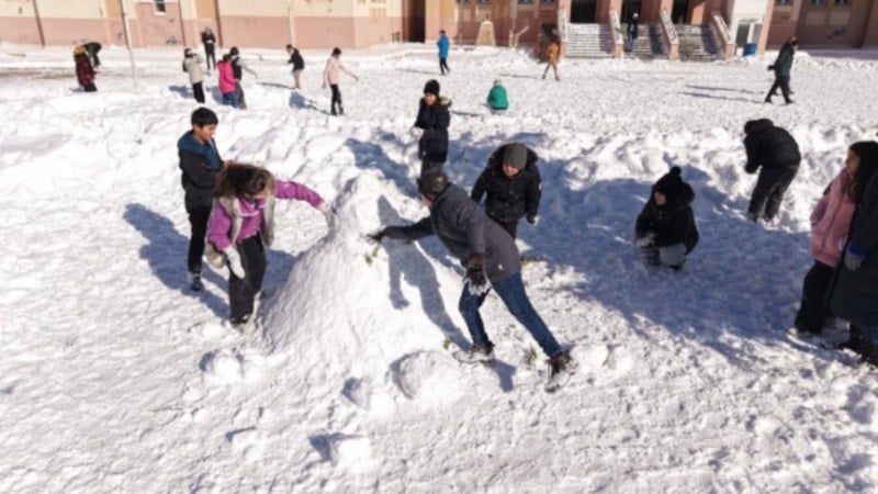 Tunceli'de Yoğun Kar Yağışı Nedeniyle Eğitime Ara Verildi