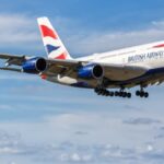 Uçak türbülansı sırasında iki yolcu yaralandı, ambulanslar hazır bekledi