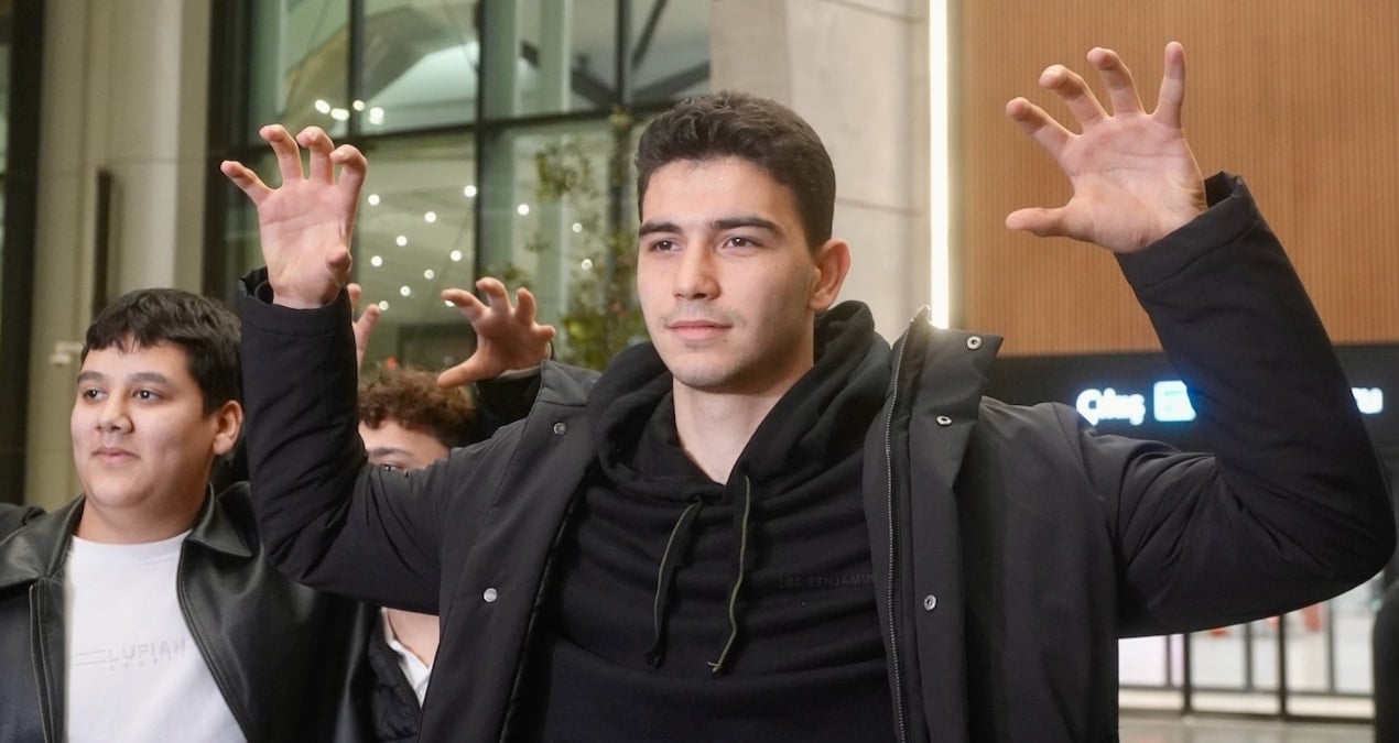 Yasin Özcan, Beşiktaş'a katılmak için İstanbul'a geldi