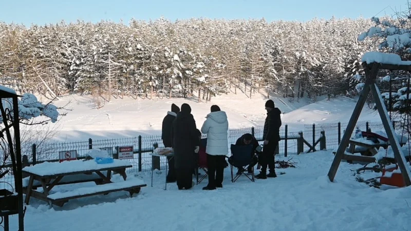Yozgat'ta Kar Yağışı Sonrası Çamlık Milli Parkı'nda Piknik Keyfi