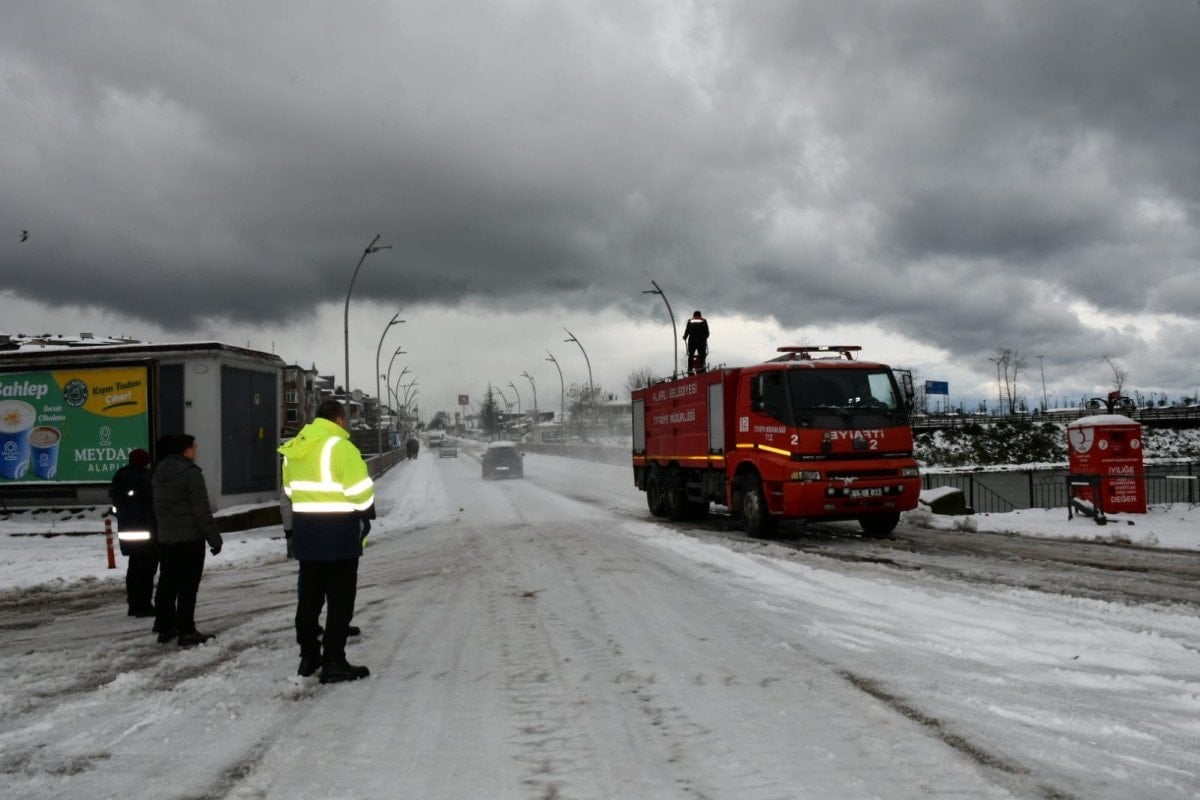 Zonguldak'ta karla mücadelede deniz suyu kullanımıyla yeni bir yöntem geliştirildi