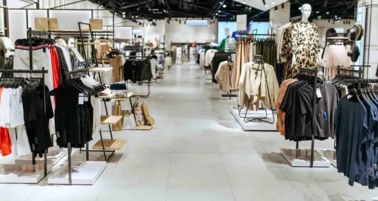 124 Yıllık Giyim Markası Kapanma Kararı Aldı, İndirimlerle Stoklarını Eritiyor