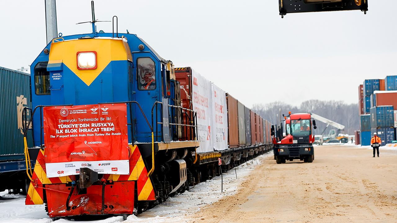 Rusya’da banliyö trenlerinde artan ücretler ve ısıtmasız vagonlar demiryolu sistemindeki yapısal krizi görünür kıldı