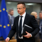 Macaristan Dışişleri Bakanı'nın AB'yi Askeri İttifaka Dönüşmekle Suçlaması Birlik İçinde Derin Ayrılıkları Ortaya Çıkardı