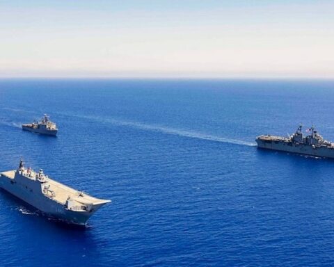 ABD, Hürmüz Boğazı'ndaki Ticari Gemilere Yönelik Uyarılarda Bulundu