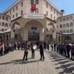 Ağrı'da Öğrenciler 'Kabe'de Hacılar' İlahisini Birlikte Söyledi
