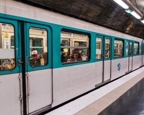 Almanya'da 48 saat sürecek toplu taşıma greviyle ulaşım durma noktasına gelecek