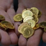 Altın fiyatları geri çekildi, uzmanlar yatırımcıları sakin kalmaları yönünde uyarıyor