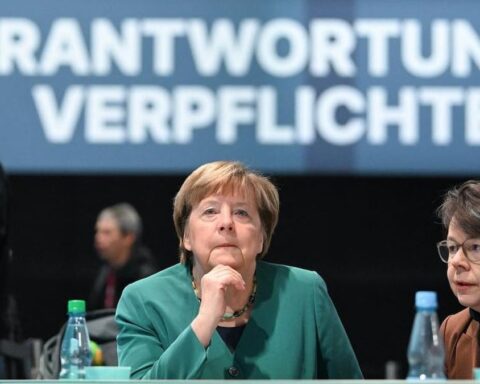 Angela Merkel, CDU Kongresi'nde Siyasi Birlik Mesajı Verdi