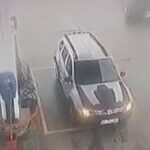 Antalya'da Kontrolden Çıkan Araç, Akaryakıt İstasyonuna Girdi