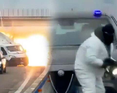 Avrupa'da Silahlı Çatışma: İtalya'da Otoyolda Soygun Girişimi