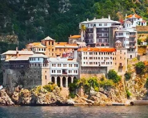 Aynoroz: Kadınların Girmesi Yasak Olan Ortodoks Yarımadası