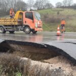 Balıkesir’de Sağanak Yağış Yüzünden 100 Metrelik Yol Hasar Gördü