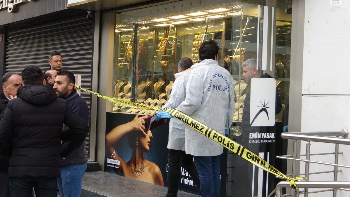 Batman'da Kuyumcu Soygunu Sonrası Esnaf Kepenk Kapatma Eylemi Gerçekleştirdi