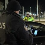 Bolu'da Gece Saatlerinde Yüksek Sesle Müzik Dinleyen Sürücülere Ceza Verildi