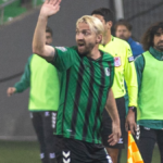 Caner Erkin, Sakaryaspor'da 12. maçında 4. kez kırmızı kart gördü