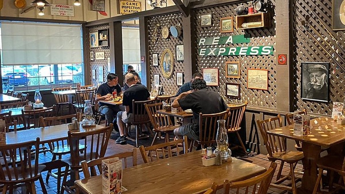 Cracker Barrel'ın Yeni Seyahat Politikasına Tepkiler Büyüyor